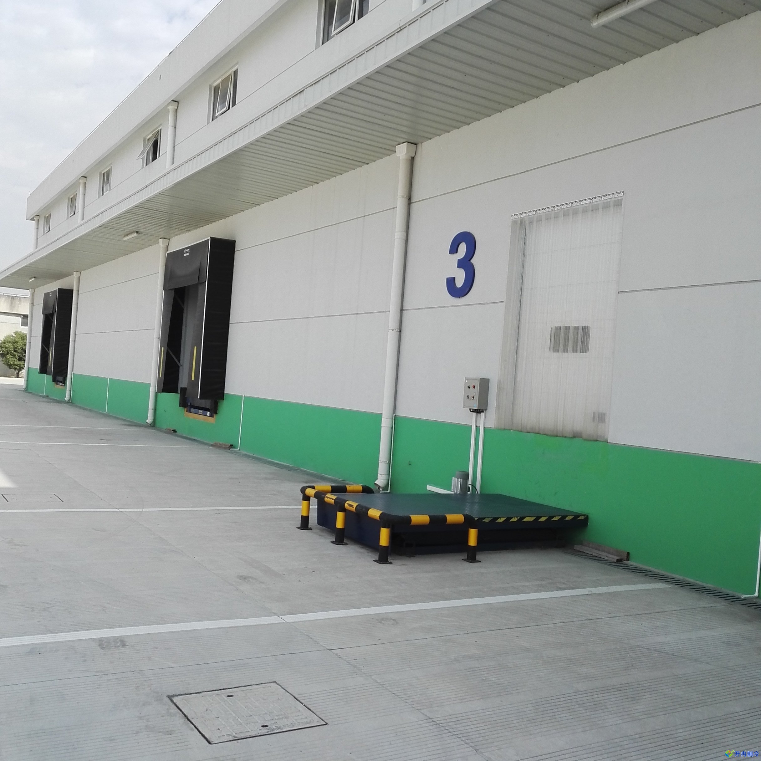 上海開冉制冷為客戶建設(shè)的8000立方米氣調(diào)庫(kù)庫(kù)安裝設(shè)計(jì)案例